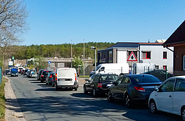 Vor dem Recyclinghof ergeben sich zeitweise lange Warteschlangen.
