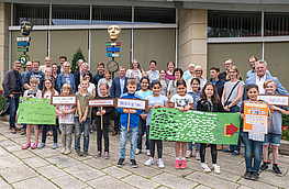 Für viele gute Projekte zum Thema Energiesparen und Klimaschutz erhalten die Wallenhorster Grundschulen und Kindergärten Gold- und Silberauszeichnungen im Rahmen des Klimaschutzprojektes.