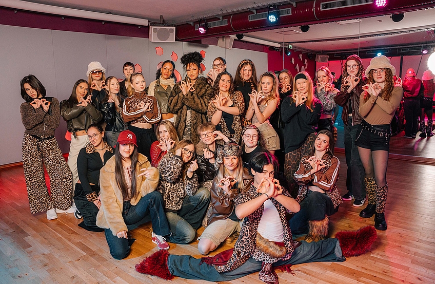 Tanzformationen „Big Bombastic“