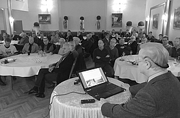 Voller Saal im Gasthaus Lingemann in Rulle, als Prof. Dr. Jürgen Deiters seine Expertise zu den Auswirkungen der A33-Nord im Raum Osnabrück vorstellte.