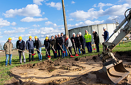 Erster Spatenstich zum Bau des neuen Betriebsgebäudes an der Kläranlage Barlager Esch.