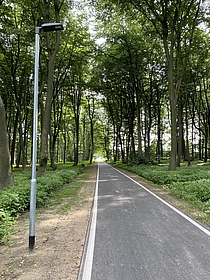 Radweg Uhlandstraße von der Hollager Straße aus gesehen