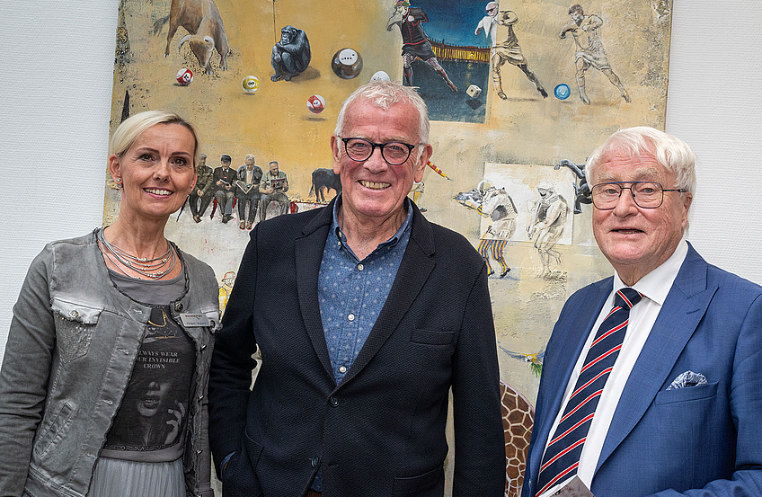 Freuen sich über die gelungene Ausstellung (von links): Margret Terglane (Gemeindeverwaltung), Bernd Steinkamp und Alfred Lindner.