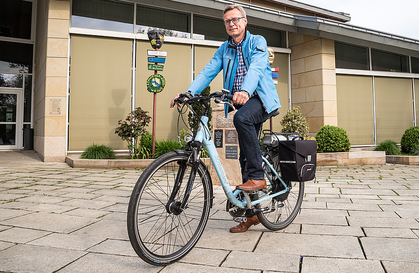 Bürgermeister Otto Steinkamp, selbst begeisterter Radfahrer, lädt alle Wallenhorsterinnen und Wallenhorster zum „Stadtradeln“ ein.