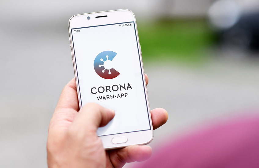 Die Corona-Warn-App ist ein wichtiger Helfer, um Infektionsketten nachzuverfolgen und zu unterbrechen. Symbolfoto: Firn - stock.adobe.com
