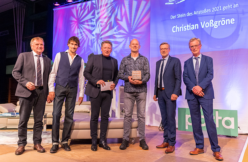 Werner Wahmhoff, Uli Kunz, Ludger Abeln, Christian Voßgröne, Bürgermeister Otto Steinkamp und Konrad Bayer (von links) bei der Preisverleihung zum Tag des Anstoßes 2021.