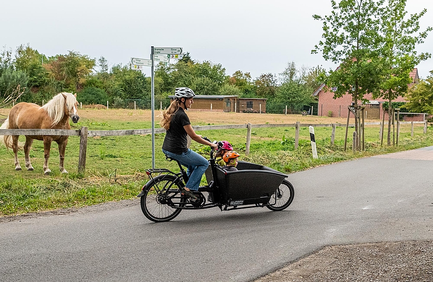 Lastenfahrräder eignen sich auch wunderbar als „Elterntaxi“ findet Vanessa Meyer-Uphaus.