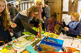 Im Planungsworkshop zum Mehrgenerationenpark lassen die Teilnehmenden ihren kreativen Ideen freien Lauf.