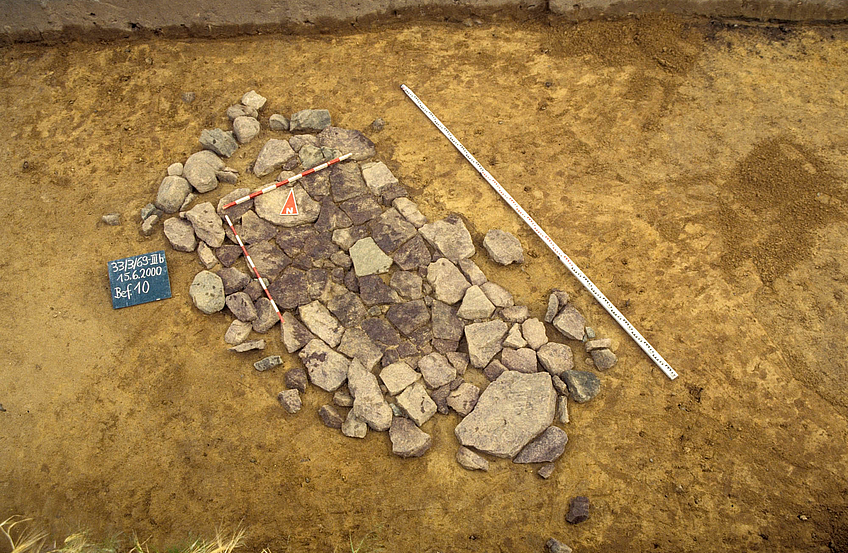 Das Steinpflaster während der archäologischen Ausgrabung im Jahr 2000. Foto: Stadt- und Kreisarchäologe Osnabrück