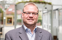 Wallenhorsts Wirtschaftsförderer Frank Jansing lädt zum „WirtschaftsTalk“ ins Rathaus ein.