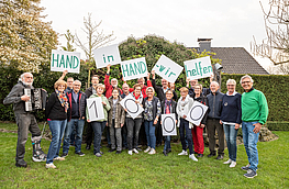 Den 1000. Einsatz feiert das Team von „Hand in Hand“ im Garten von Rita und Berthold Stolte (rechts).