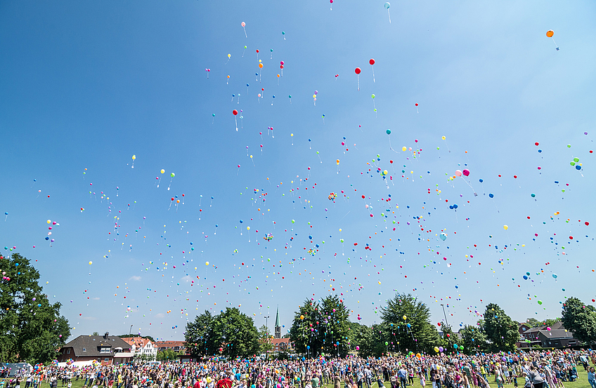 Traditionell beginnt die Klib – die Kirmes mit Flair im Osnabrücker Land – mit einem Luftballonwettbewerb für alle Wallenhorster Kinder.