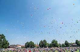 Traditionell beginnt die Klib – die Kirmes mit Flair im Osnabrücker Land – mit einem Luftballonwettbewerb für alle Wallenhorster Kinder.