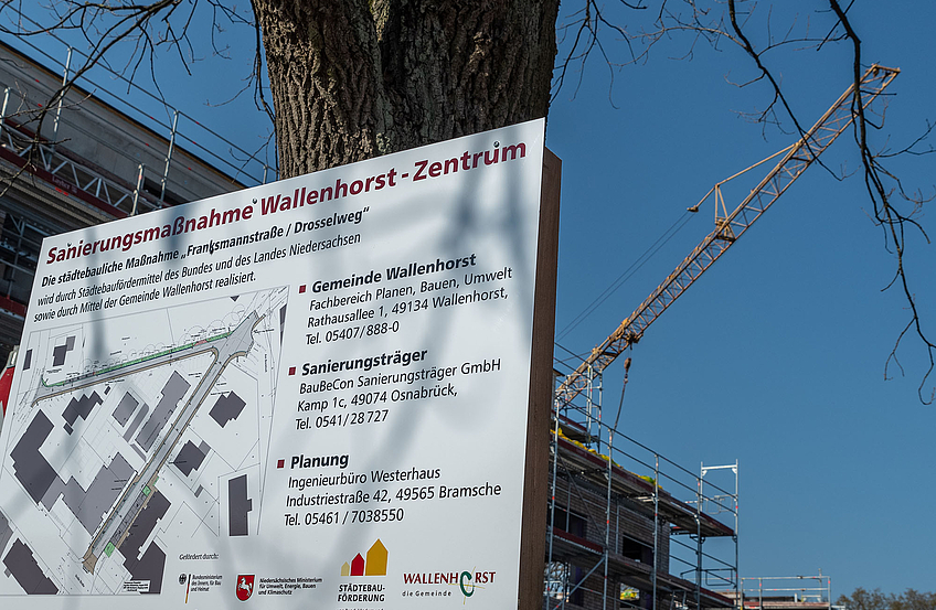 Eine Tafel an der Kreuzung Große Straße / Franksmannstraße informiert über das Projekt.