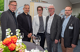 Dass Coaching zur Entwicklung von Führungskräften führt, zeigten beim Wallenhorster Wirtschaftstalk (von links): Bürgermeister Otto Steinkamp, Dr. Christopher Rauen, Uta Schrader und Manfred Glüsenkamp sowie Wirtschaftsförderer Frank Jansing.